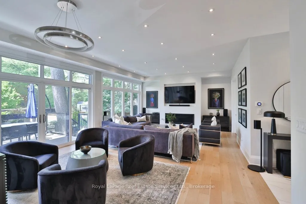 182 Charnwood Drive, ON L6J 5H1