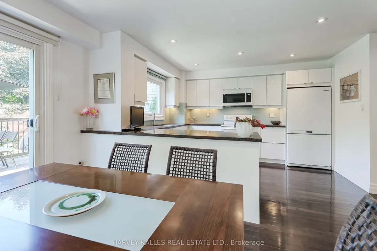 1050 Lindsay Drive, ON L6M 3B5