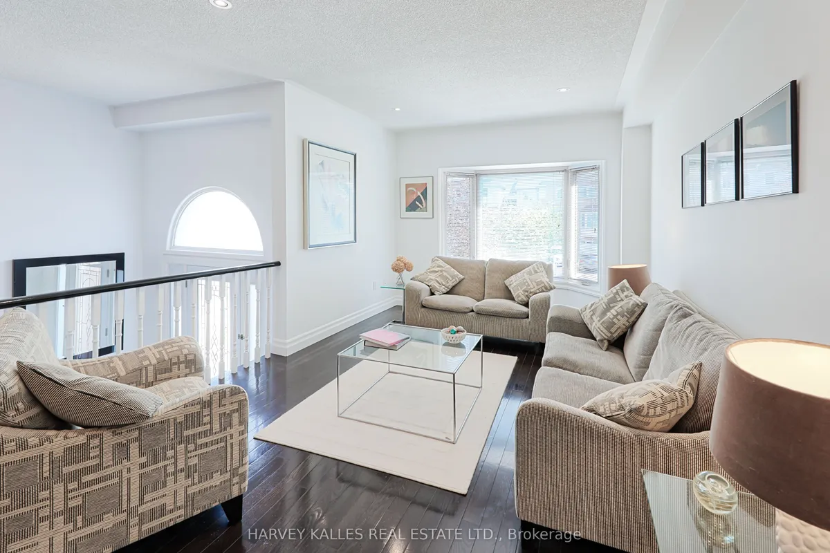 1050 Lindsay Drive, ON L6M 3B5