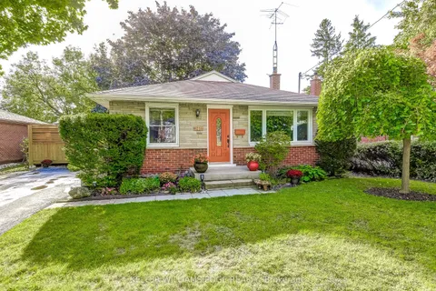 1216 De Quincy Crescent, ON L7P 1E1