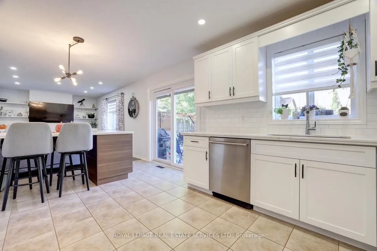 35 Aiken Crescent, ON L9W 0B2