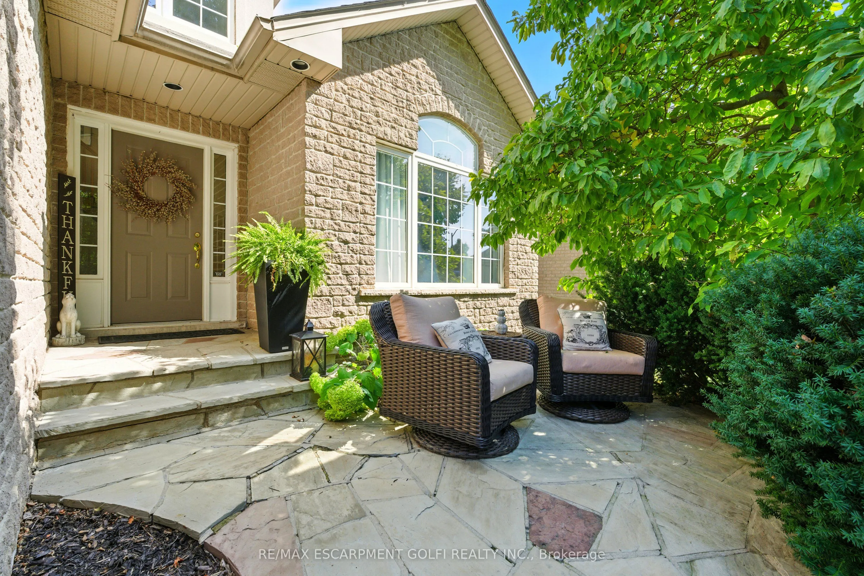 2139 Bushtrail Court, ON L7M 4B2