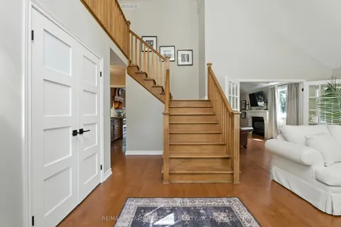 2139 Bushtrail Court, ON L7M 4B2