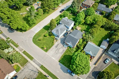 247 Jennings Crescent, ON L6L 1W2