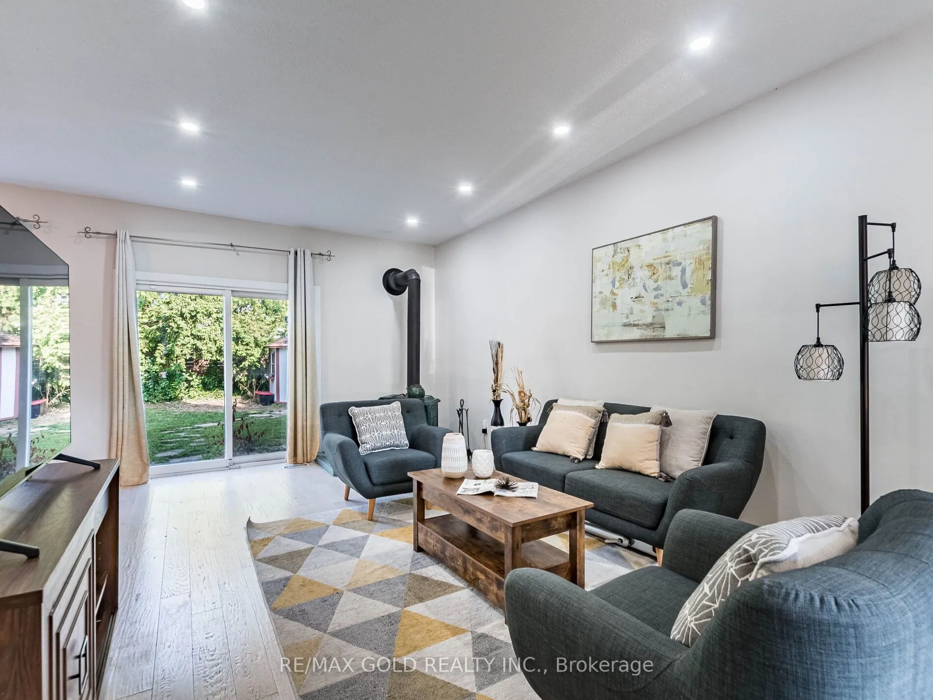 30 Longbourne Crescent, ON L6S 2R9