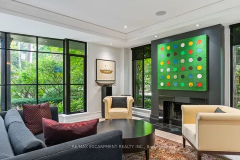 905 Sangster Avenue, ON L5H 2Y3