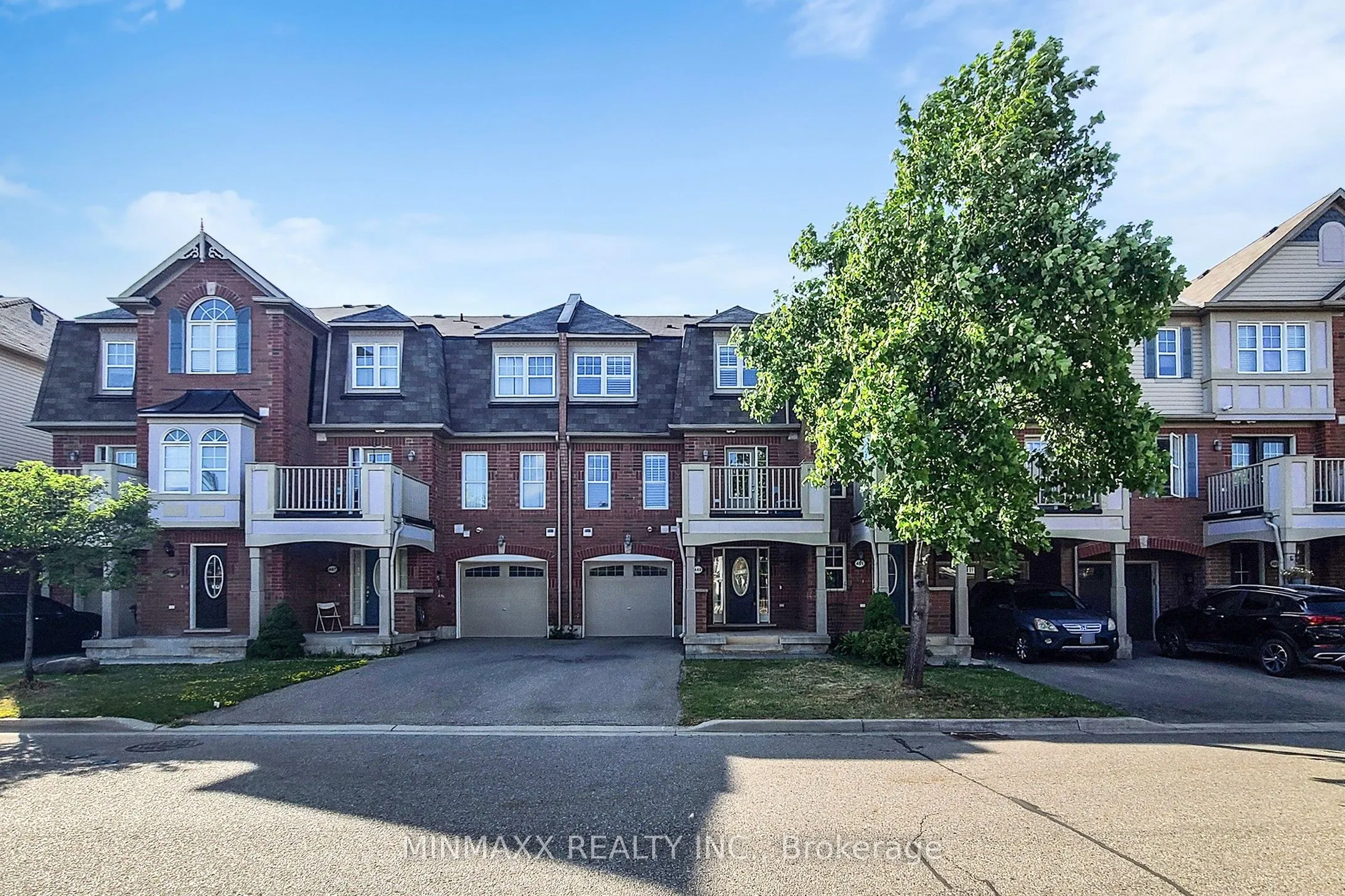 449 DALHOUSIE Gate, ON L9T 8G4