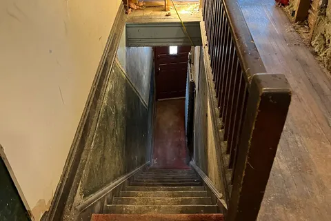 2553 Dundas Street, ON M6P 1X6