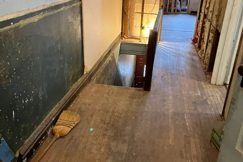 2553 Dundas Street, ON M6P 1X6