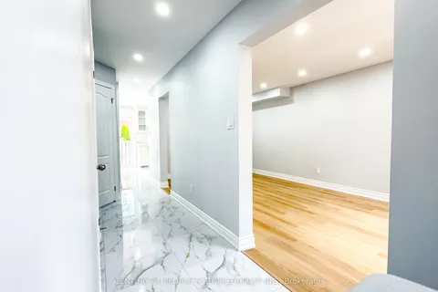 3292 Bobwhite Mews, ON L5N 6E9