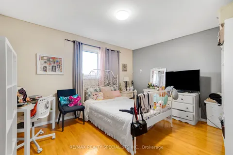 8 Malcolm Crescent, ON L6S 3C8