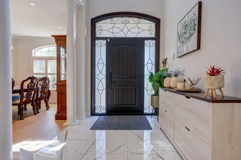 2522 Lyndhurst Drive, ON L6H 7W3