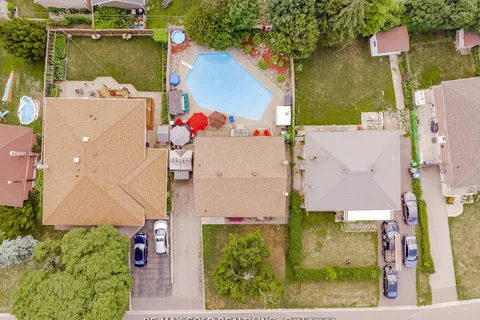 9 Ashwood Crescent, ON L6T 1M1