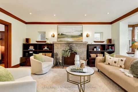 16 Palisades N/A, ON M6S 2W8