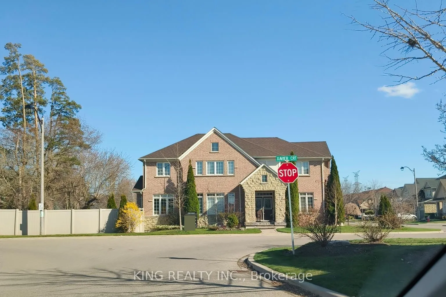 3 Xavier Court, ON L5Y 5S1