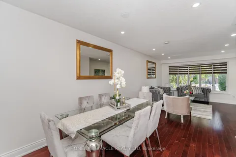 764 Eaglemount Crescent, ON L5C 1N9