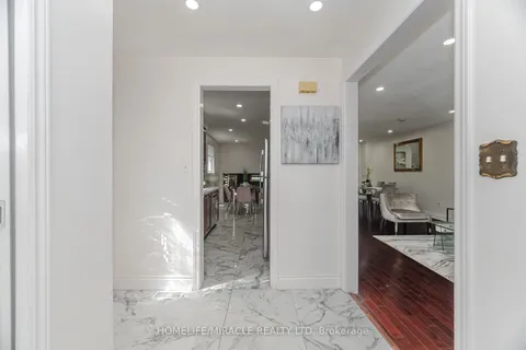 764 Eaglemount Crescent, ON L5C 1N9