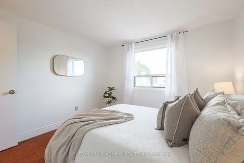 38 Macassa Court, ON L6Z 1B3