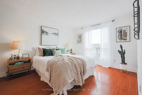 38 Macassa Court, ON L6Z 1B3