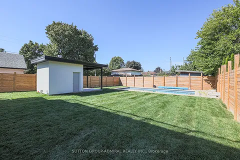 957 Dormer Street, ON L5E 1T7