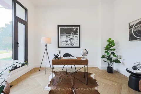 957 Dormer Street, ON L5E 1T7