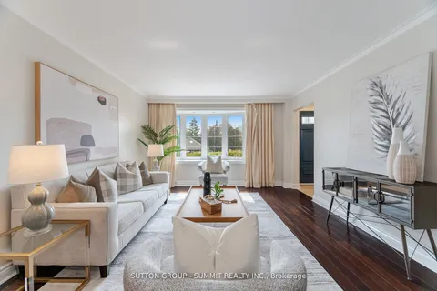 57 Stephen Drive, ON M8Y 3M8