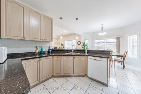 3152 Morning Glory Mews, ON L5M 6V3