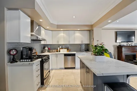 23 Seneca Avenue, ON M6N 2G7