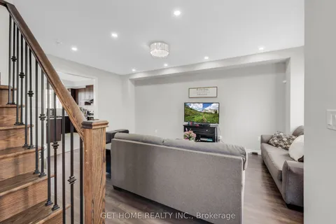 21 Rabbit Run Way, ON L6Z 0J2