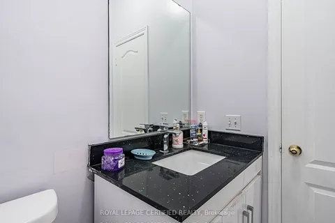 5 Treeline Boulevard, ON L6P 1C4