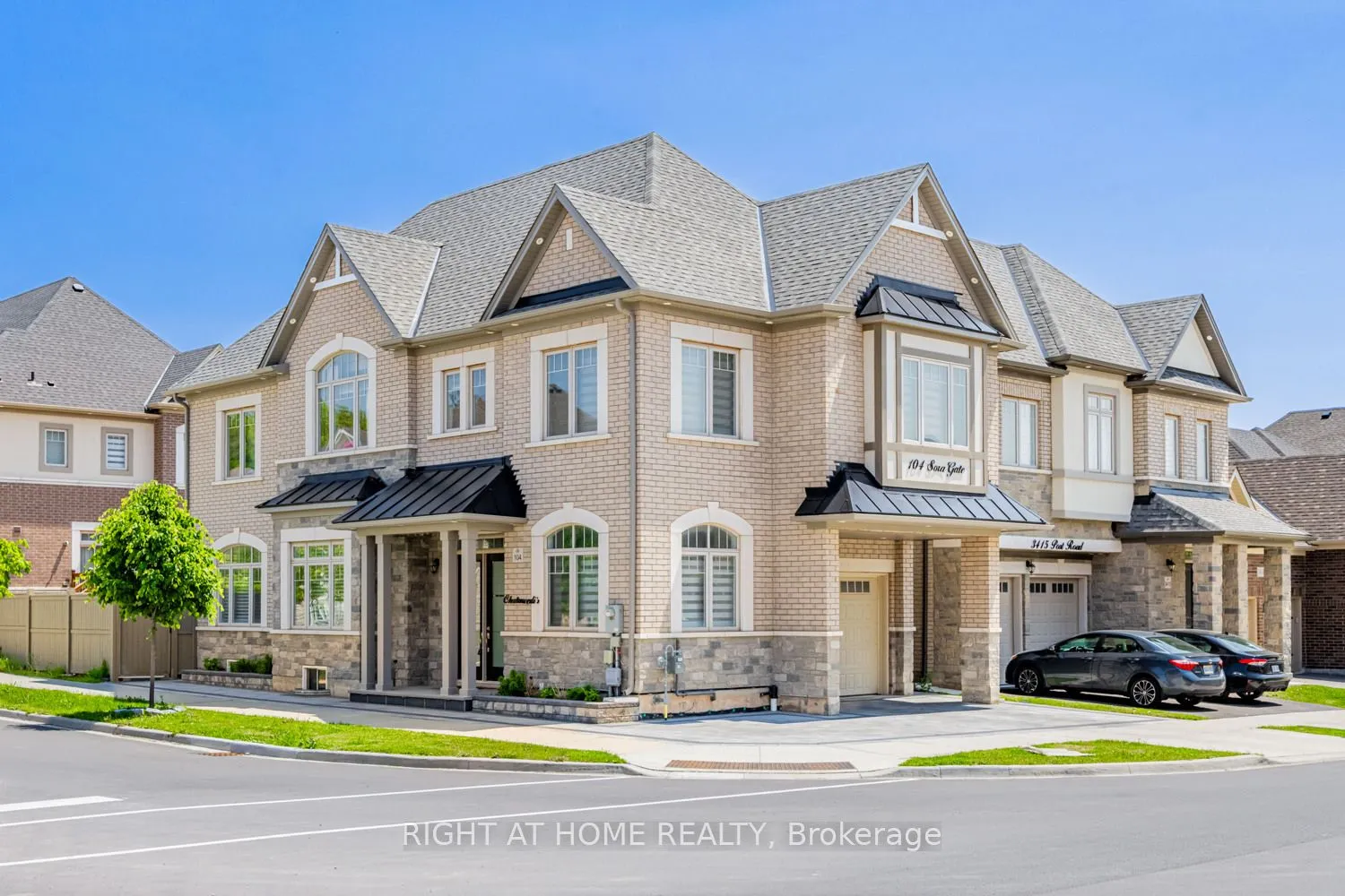 104 Sora Gate, ON L6H 0Y4