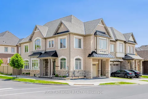 104 Sora Gate, ON L6H 0Y4