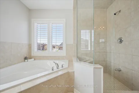 4737 Deforest Crescent, ON L7M 0K1