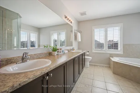 4737 Deforest Crescent, ON L7M 0K1