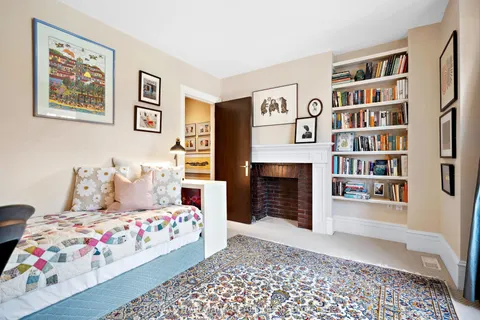 85 Sorauren Avenue, ON M6R 2E1