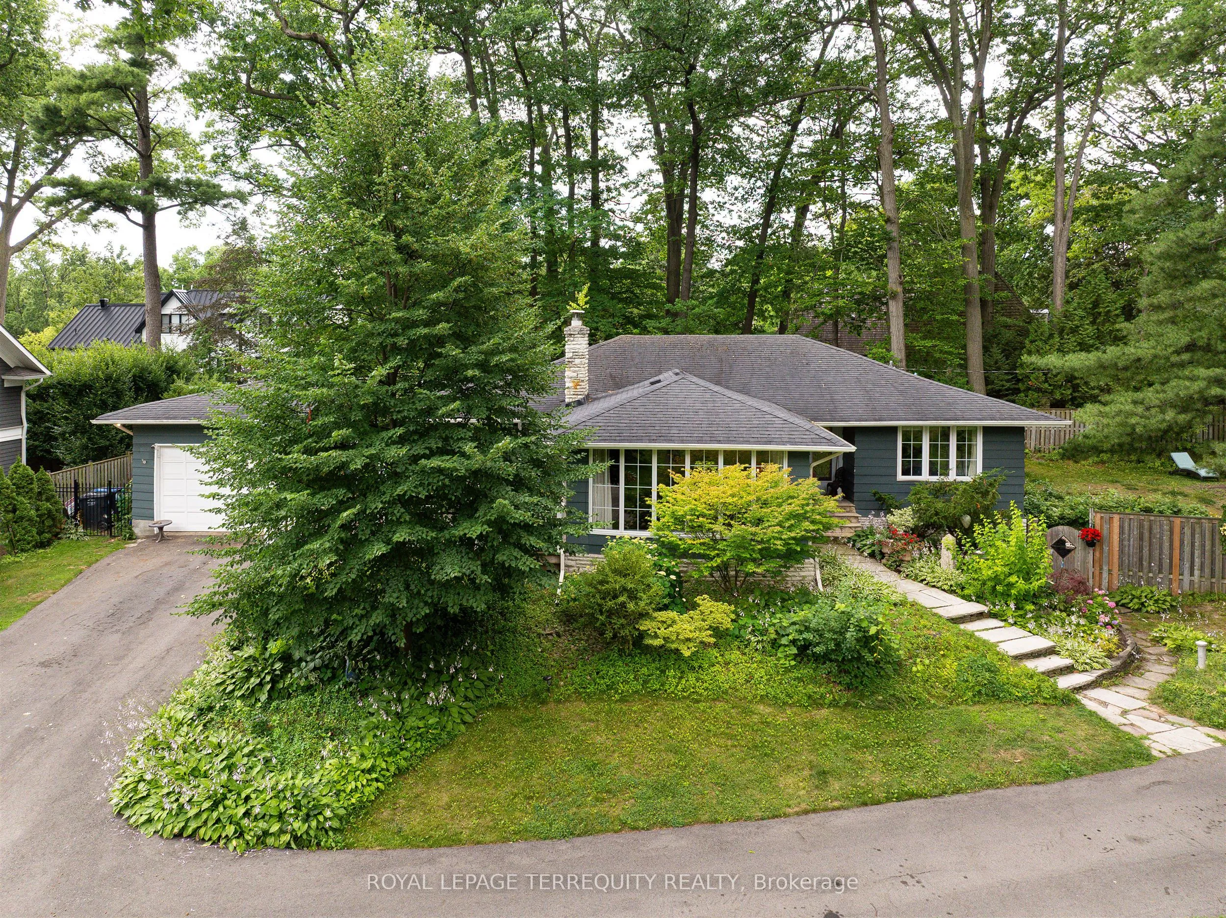 1412 Glenwood Drive, ON L5G 2X1