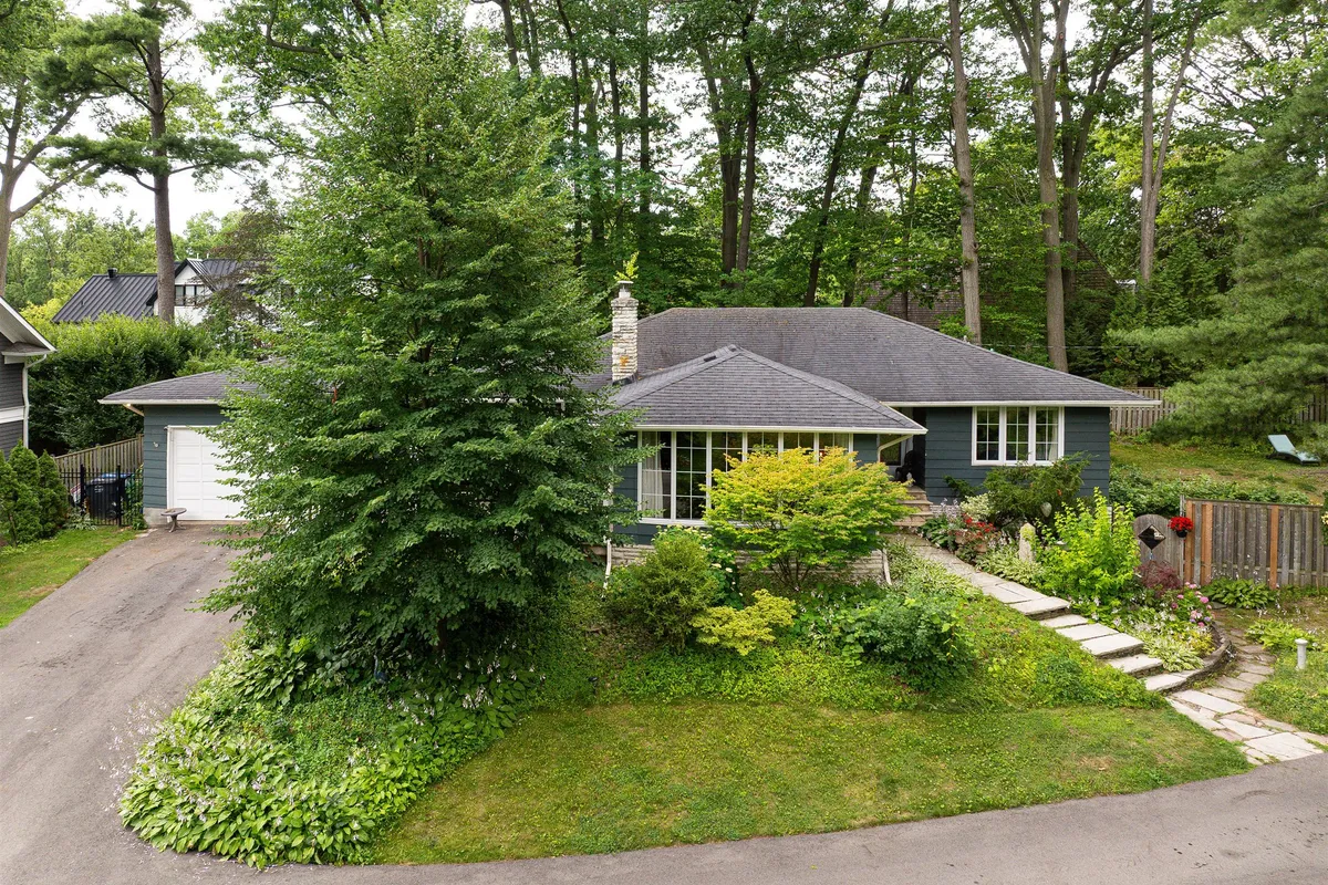 1412 Glenwood Drive, ON L5G 2X1