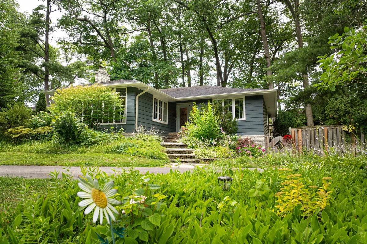 1412 Glenwood Drive, ON L5G 2X1