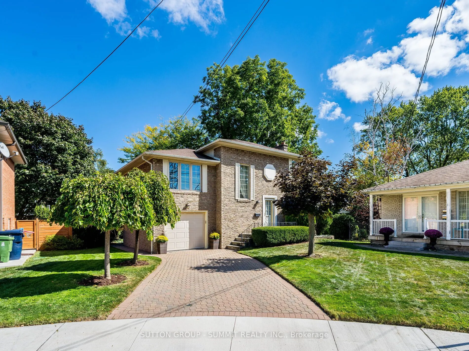 7 Lochway Court, ON M9B 4G6