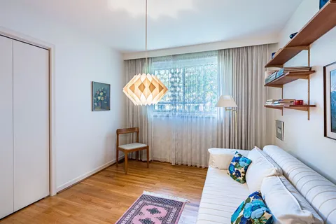 7 Lochway Court, ON M9B 4G6