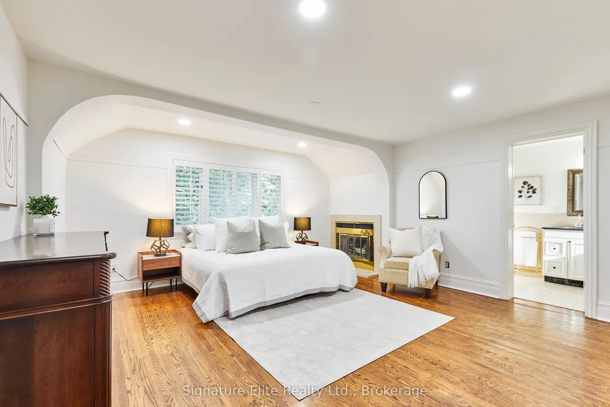 4 Baby Point Terrace, ON M6S 4S4