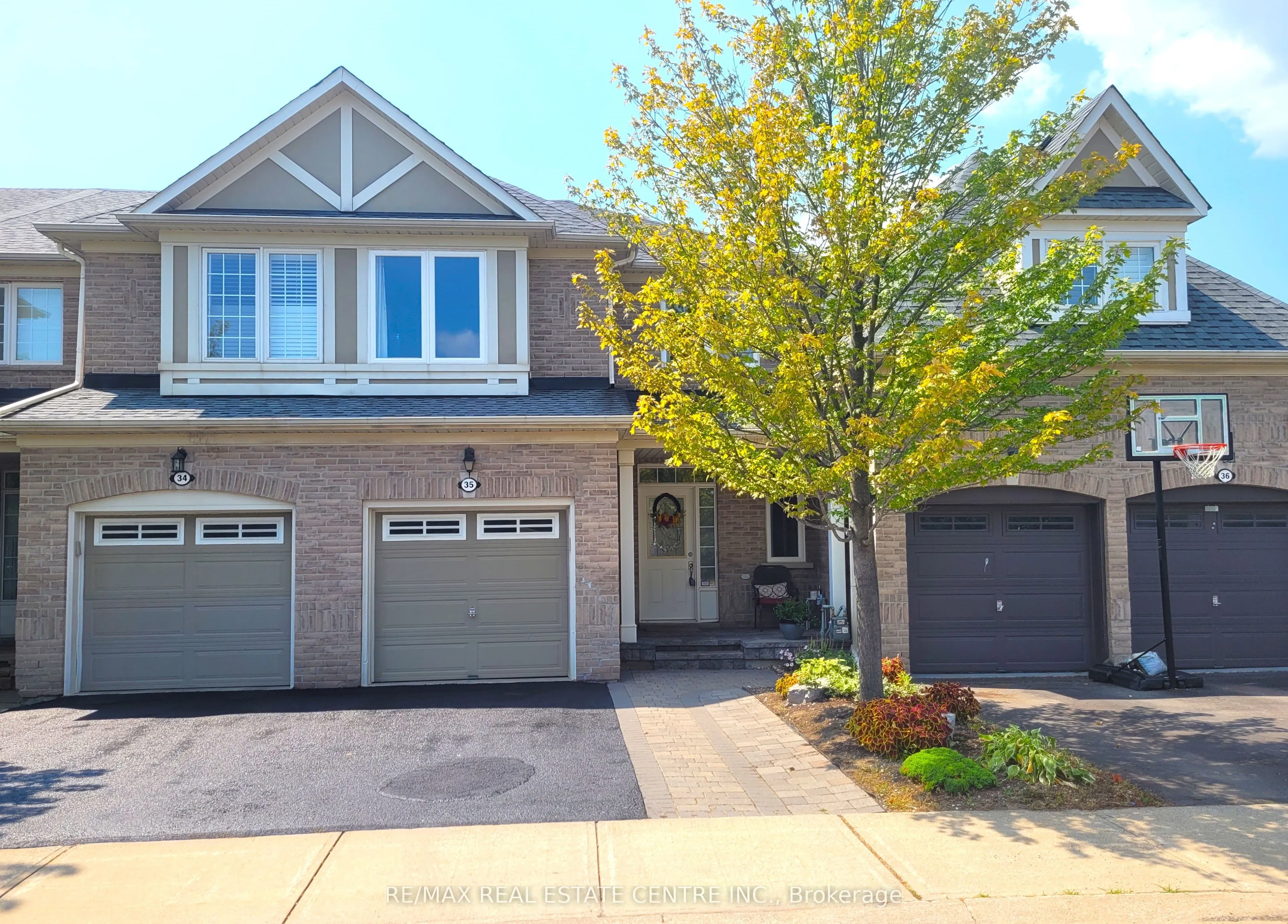 2295 Rochester Circle, ON L6M 5C8