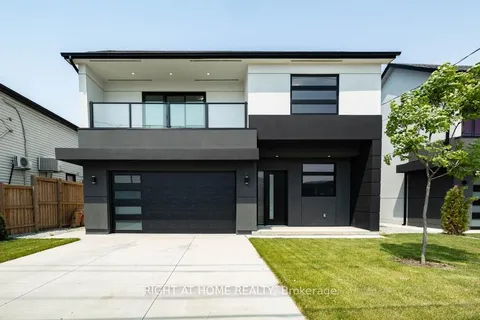 16 Walsh Avenue, ON M9M 1B6