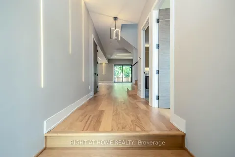 16 Walsh Avenue, ON M9M 1B6