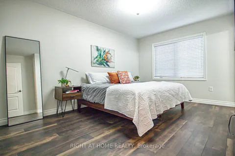 1358 Granrock Crescent, ON L5V 0E1