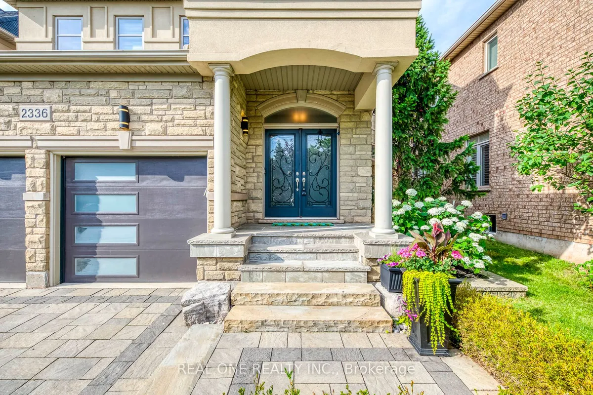 2336 Thruxton Drive, ON L6H 0C5