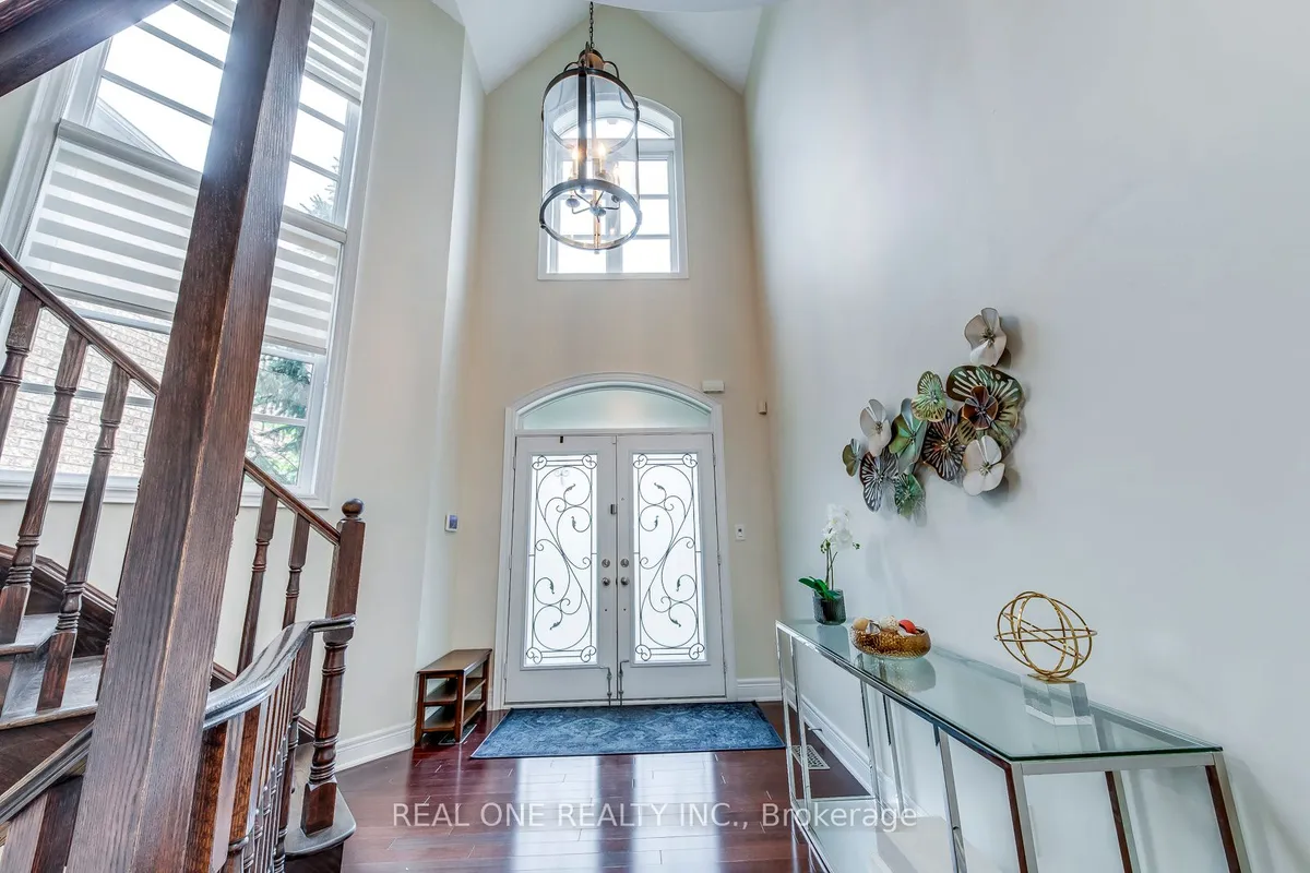 2336 Thruxton Drive, ON L6H 0C5