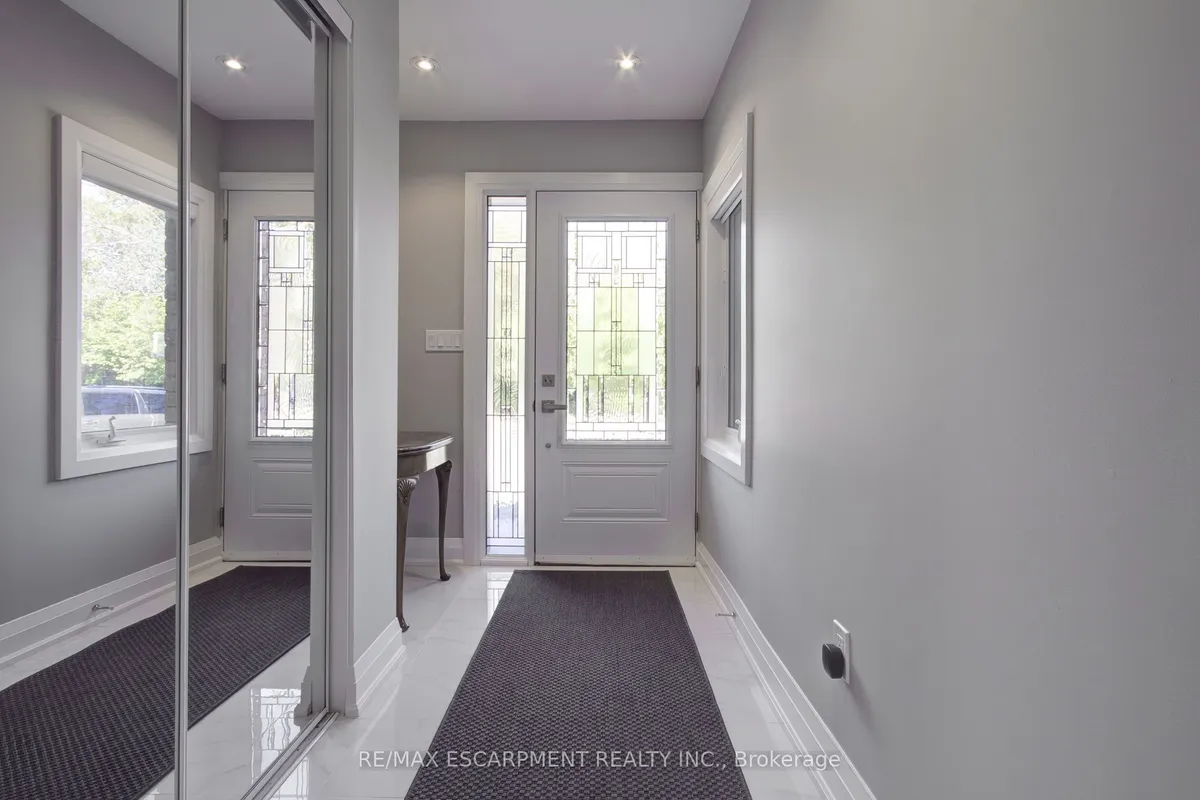 214 Ross Lane, ON L6H 5K5