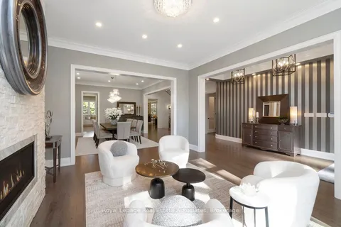 1285 Mineola Gardens, ON L5G 3Y5