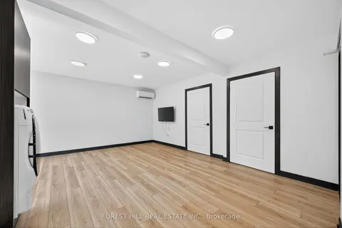 16 John Best Avenue, ON M9N 1C3